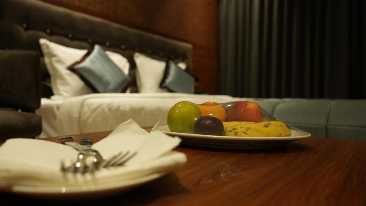 שירדי Alaukik Hotel מראה חיצוני תמונה